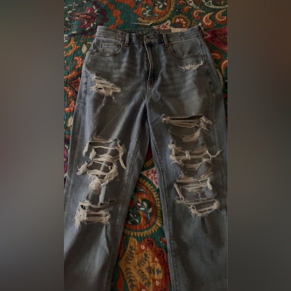 American Eagle Outfitters Denim - American eagle Strigid ripped mom jean, size 12